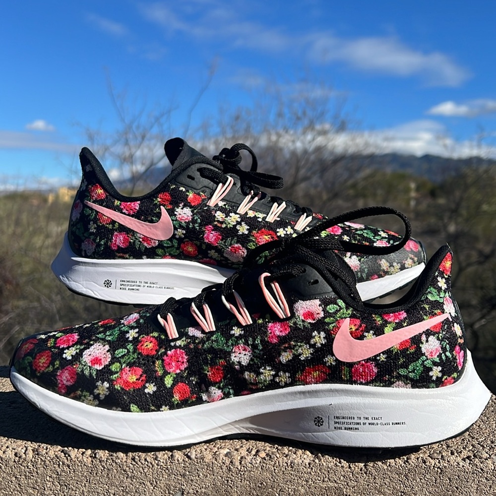 Nike Women's Floral Black Pink Running Sneakers - Picture 5 of 16